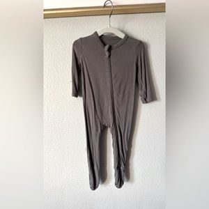 Kyte 0-3 Mon onesie